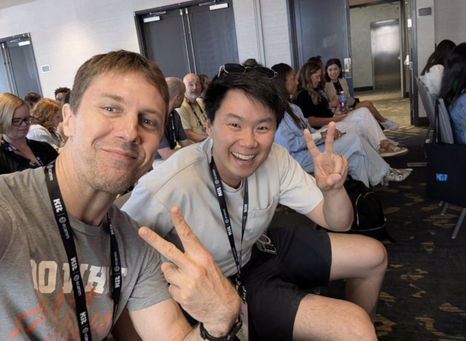 I got to meet with creators at Jay Clouse's The Lab Offline event